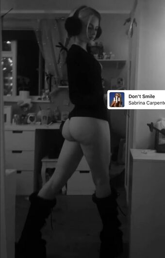 222.mollsx Nahé Úniky OnlyFans Fotka 31