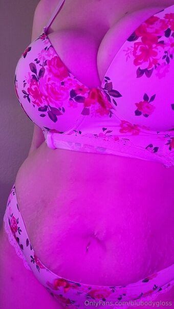 0zero2 Nahé Úniky OnlyFans Fotka 12