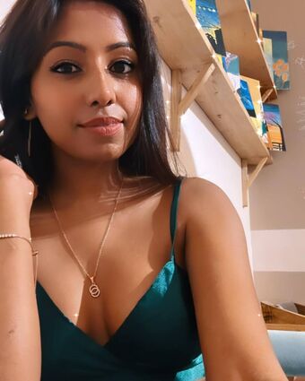 Aafat Nahé Úniky OnlyFans Fotka 10