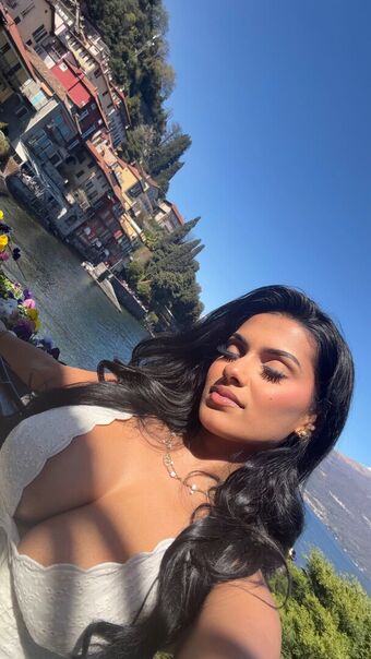 Abida Nahé Úniky OnlyFans Fotka 54