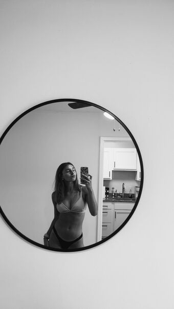 abschilli Nahé Úniky OnlyFans Fotka 11