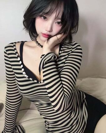 AHRI Nahé Úniky OnlyFans Fotka 1