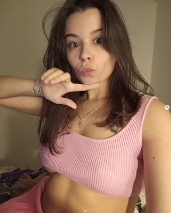 Alisa Nahé Úniky OnlyFans Fotka 21