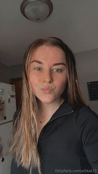 allikat21 Nahé Úniky OnlyFans Fotka 4