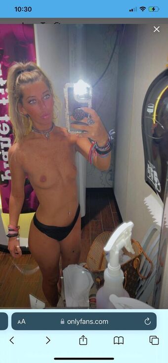 Ally Lyons Nahé Úniky OnlyFans Fotka 11