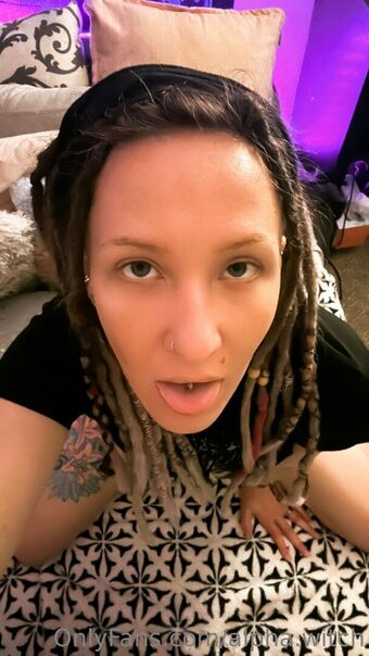 alpha.witch Nahé Úniky OnlyFans Fotka 11