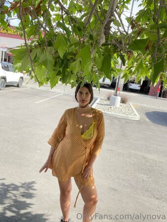 Aly Nova Nahé Úniky OnlyFans Fotka 4