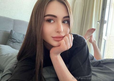 Alya Nahé Úniky OnlyFans Fotka 7