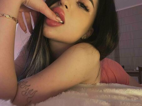 alyishere Nahé Úniky OnlyFans Fotka 12