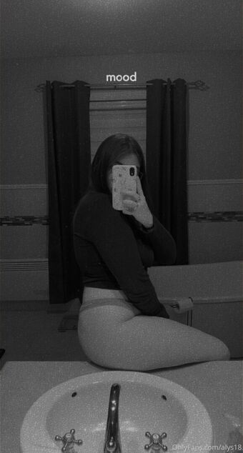 alys18 Nahé Úniky OnlyFans Fotka 16