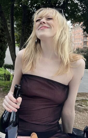 Amybeth McNulty
