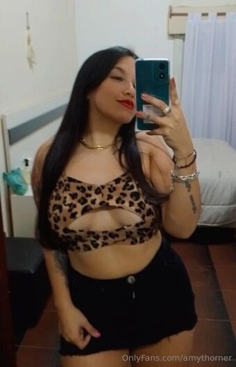 amythorner Nahé Úniky OnlyFans Fotka 18