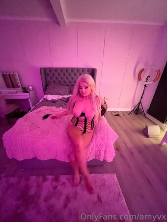 Amyvx Nahé Úniky OnlyFans Fotka 21