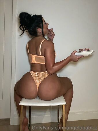 Angela Babicz Nahé Úniky OnlyFans Fotka 22