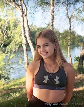anithebest Nahé Úniky OnlyFans Fotka 36