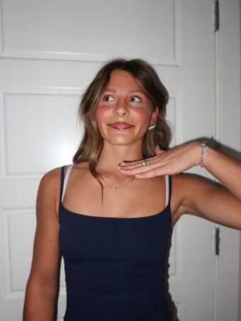 Anna Frey Nahé Úniky OnlyFans Fotka 5