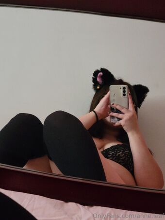 anne.leaf Nahé Úniky OnlyFans Fotka 3