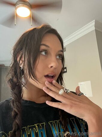 ansli Nahé Úniky OnlyFans Fotka 16