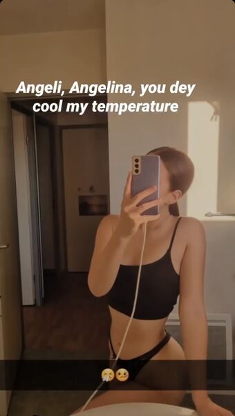 Astrid Guy Nahé Úniky OnlyFans Fotka 5