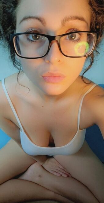 AuLaBe Nahé Úniky OnlyFans Fotka 2