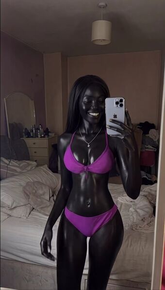 Ayanna Nahé Úniky OnlyFans Fotka 2