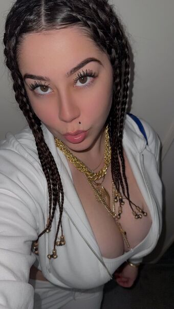 b.ae Nahé Úniky OnlyFans Fotka 25
