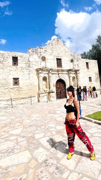 Bai Ling