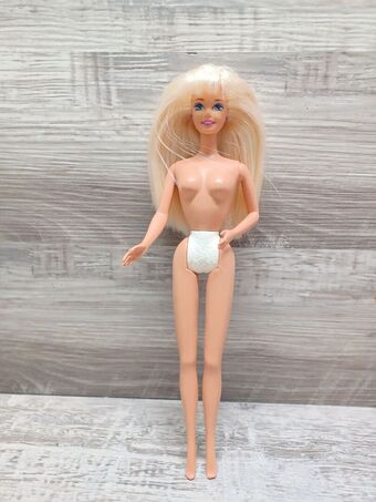 Barbie1997 Nahé Úniky OnlyFans Fotka 8