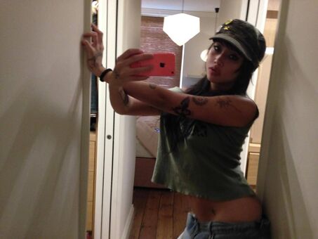 Beabadoobee Nahé Úniky OnlyFans Fotka 43