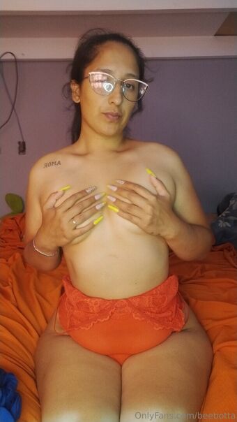 beebotta Nahé Úniky OnlyFans Fotka 29