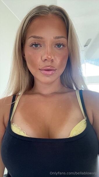 Bellablows Nahé Úniky OnlyFans Fotka 11