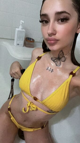Biddiebb Nahé Úniky OnlyFans Fotka 5