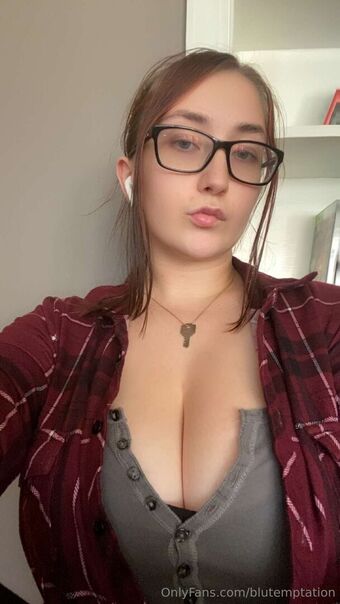 blutemptation Nahé Úniky OnlyFans Fotka 1