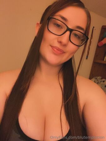 blutemptation Nahé Úniky OnlyFans Fotka 5