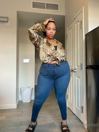 boujeebombshell Nahé Úniky OnlyFans Fotka 1