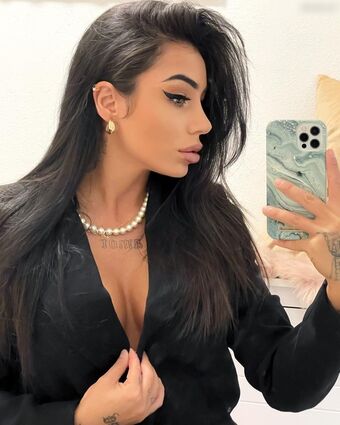 Brunedde Nahé Úniky OnlyFans Fotka 17