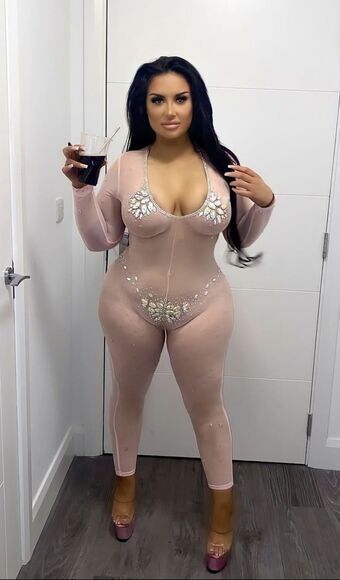 Cazbie Nahé Úniky OnlyFans Fotka 4