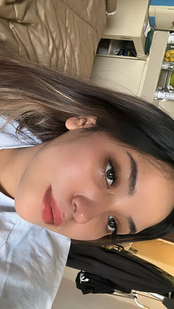 ChizzCakeee Nahé Úniky OnlyFans Fotka 3