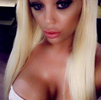 Chloe Drowley Nahé Úniky OnlyFans Fotka 2