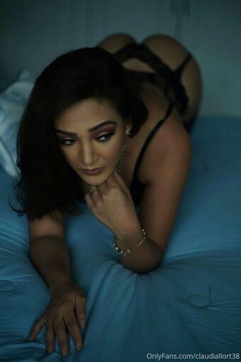 Claudia Llort Nahé Úniky OnlyFans Fotka 4