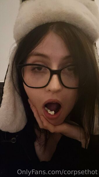 corpsethot Nahé Úniky OnlyFans Fotka 9