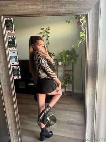 Cosmic Nahé Úniky OnlyFans Fotka 12