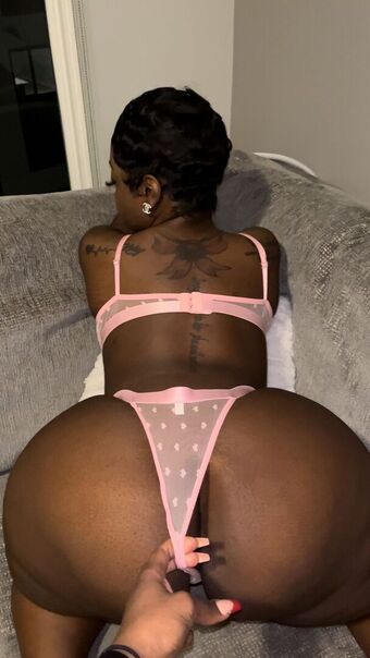 cupcake Nahé Úniky OnlyFans Fotka 1