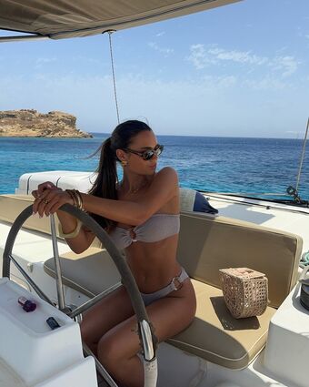 Danielle Metz Nahé Úniky OnlyFans Fotka 10