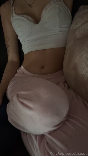 dblspace Nahé Úniky OnlyFans Fotka 1