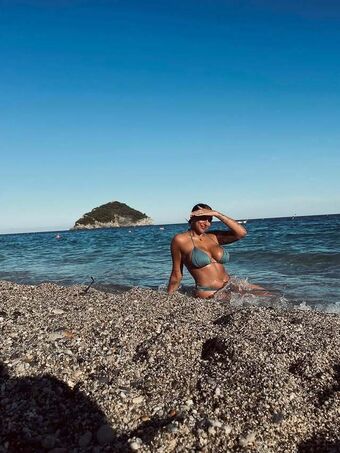 Debora Bloise Nahé Úniky OnlyFans Fotka 3
