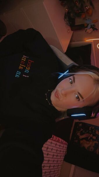 DefNotDes Nahé Úniky OnlyFans Fotka 9