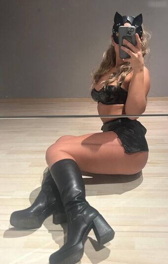 deinelotti Nahé Úniky OnlyFans Fotka 15
