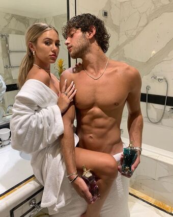 Delilah Belle Nahé Úniky OnlyFans Fotka 20