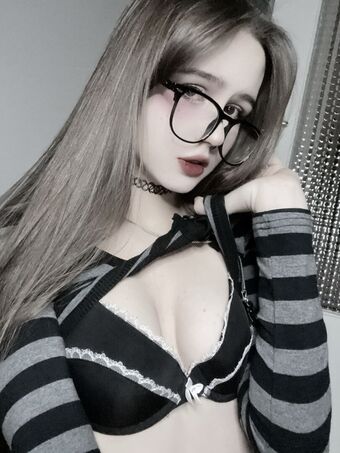 devib1tch Nahé Úniky OnlyFans Fotka 6